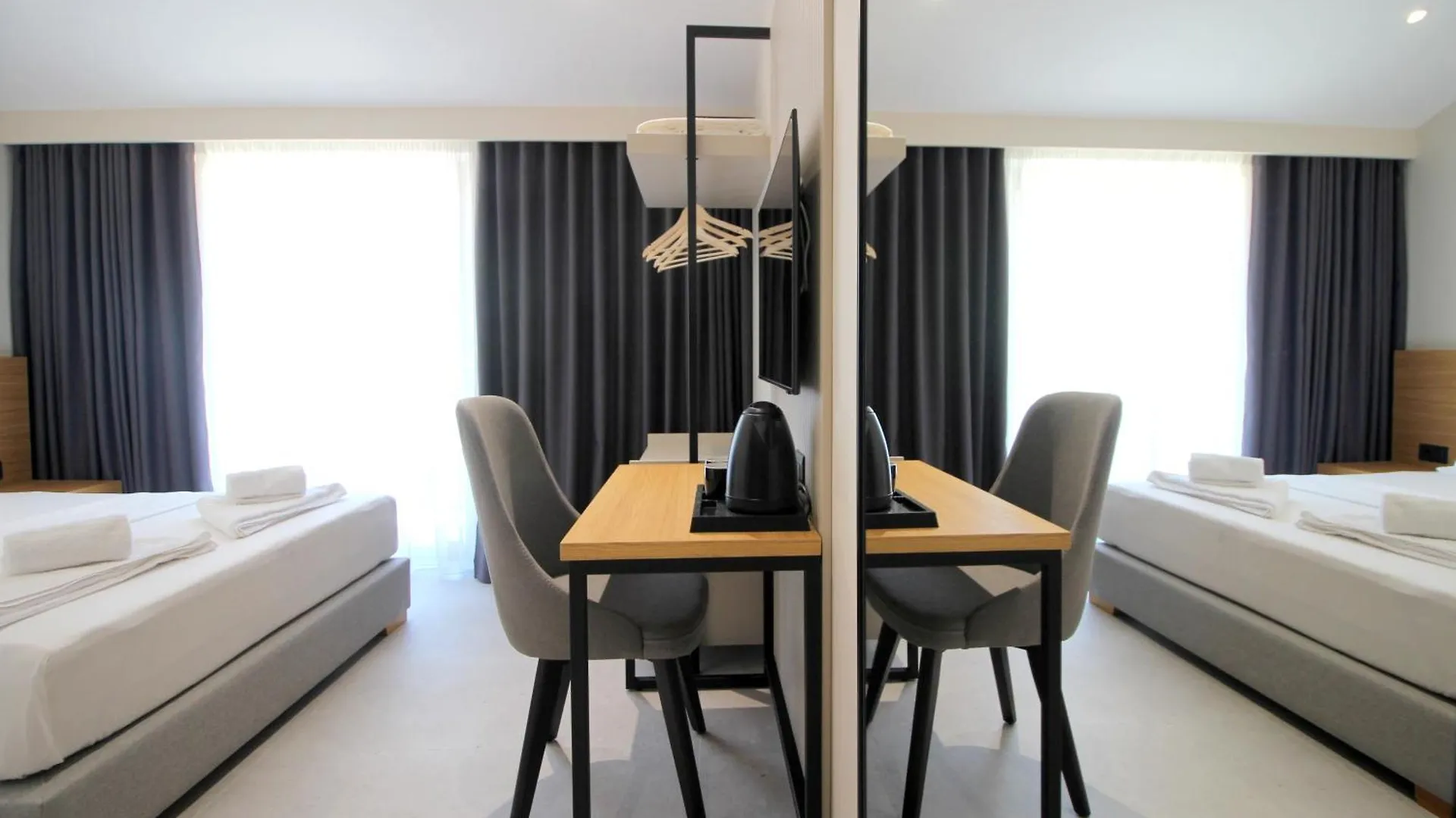 Niklas Boutique Hotel Sarande 4*,